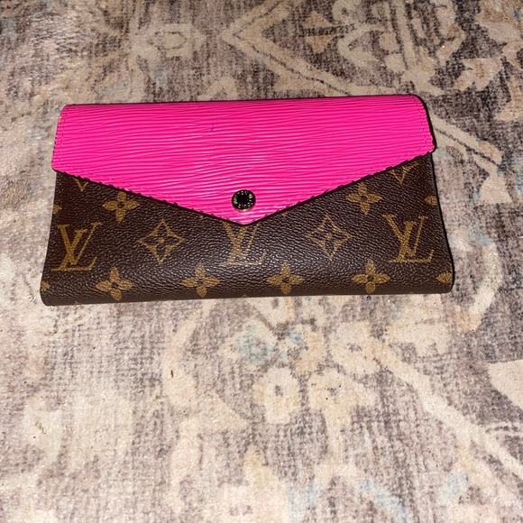 Authentic Louis Vuitton wallet - Picture 3 of 4
